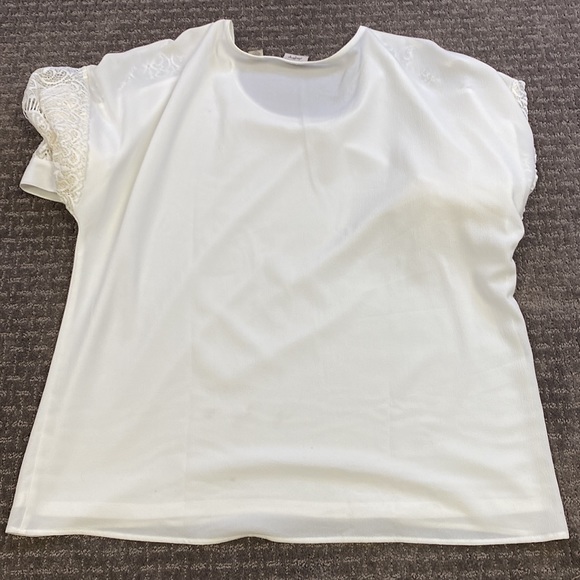 Women’s Feminine Blouse with Lace Detailing, XL - Picture 6 of 10